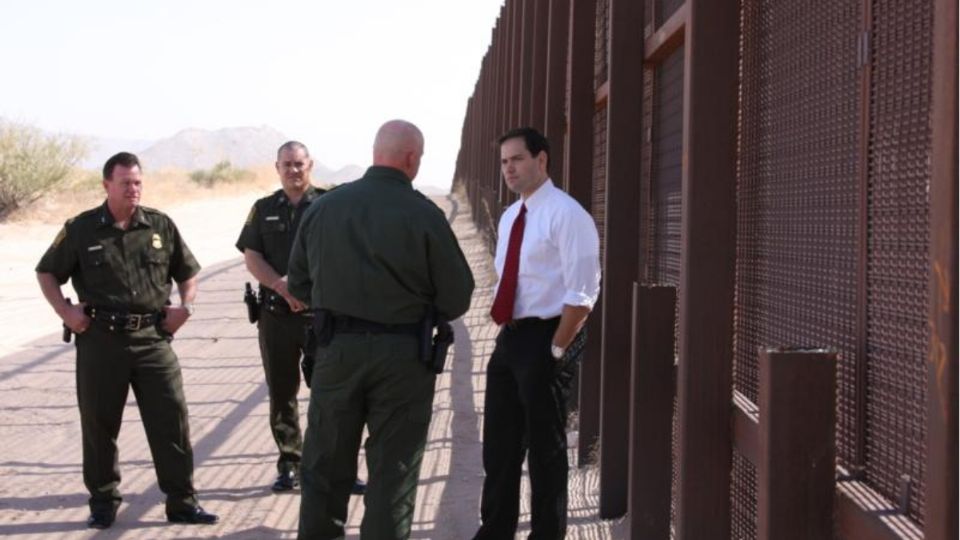 El senador Marco Rubio lidera a un grupo de representantes que presentó esta propuesta.