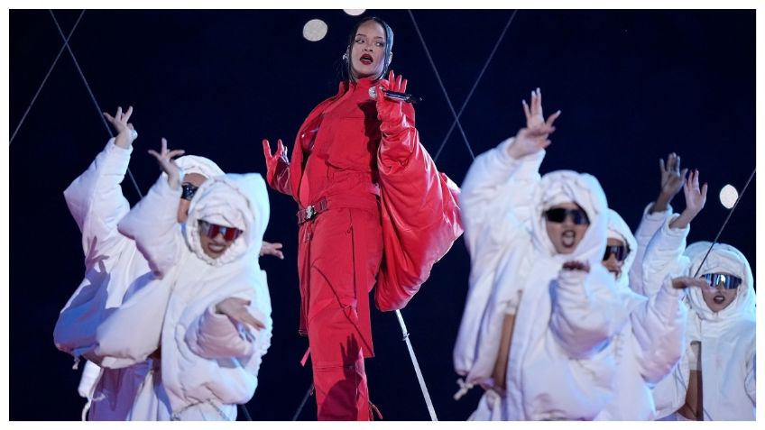 Rihanna sorprende en el State Farm Stadium