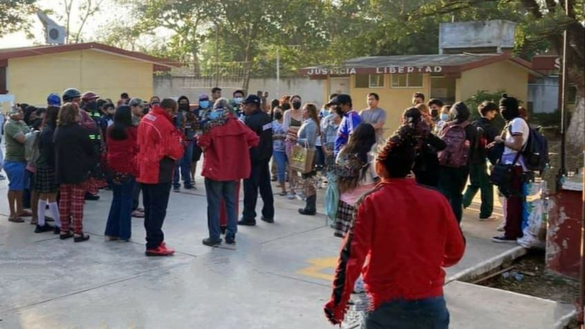 Fuga de amoniaco en Mérida: paramédicos atienden a 13 personas tras "nube" de gas en escuelas