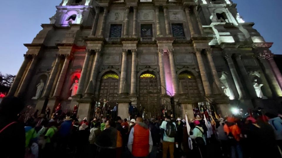 Después de un largo trayecto la peregrinación se dirige a la Basílica de Guadalupe