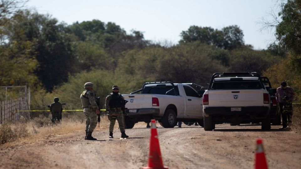 Presuntamente automovilistas habrían llamado al 911 tras percatarse de los cadáveres