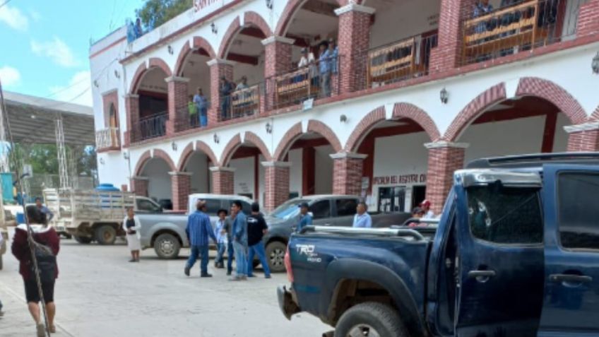 Al menos cinco muertos por balacera con armas de alto poder frente al Palacio Municipal de Santiago Amoltepec, Oaxaca