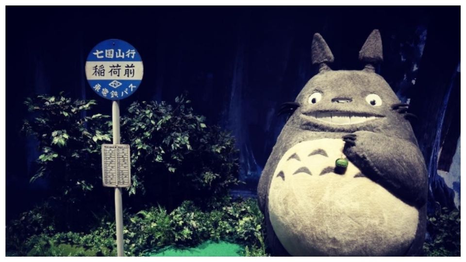 Totoro es uno de los personajes de Hayao Miyazaki que encontrarás en el Parque Ghibli