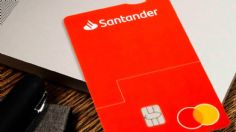 Emite Santander tarjetas de PVC reciclado