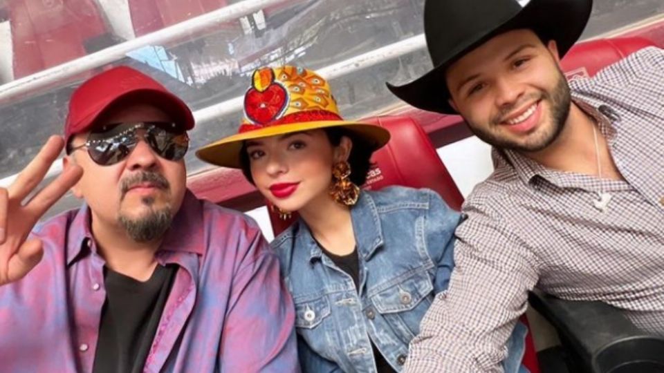 Pepe Aguilar además de ser padre de Ángela y Leonardo, también es su patrón