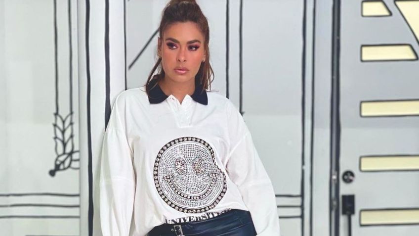 Este es el look con el que Galilea Montijo te enseña a ser la más tierna al usar la tendencia de los pantalones rasgados