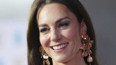 Kate Middleton conquista los BAFTA 2023 con vestido blanco asimétrico