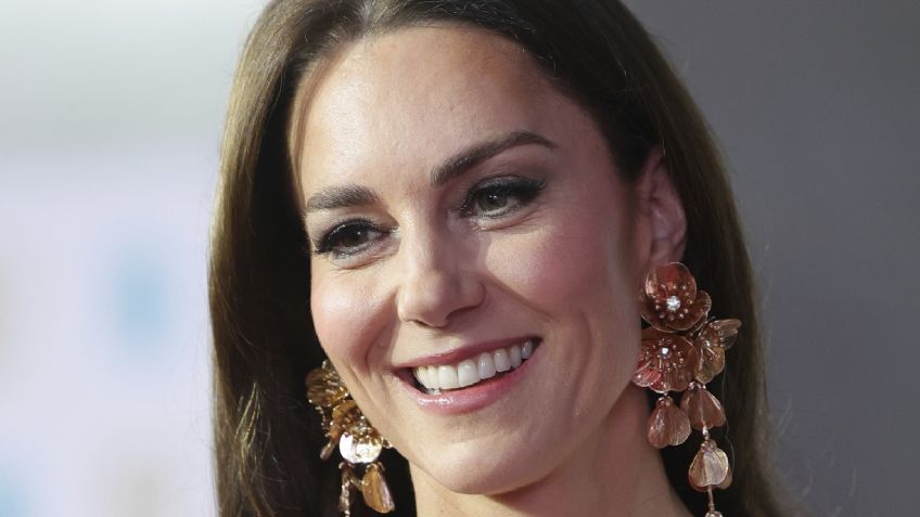 Kate Middleton conquista los BAFTA 2023 con vestido blanco asimétrico