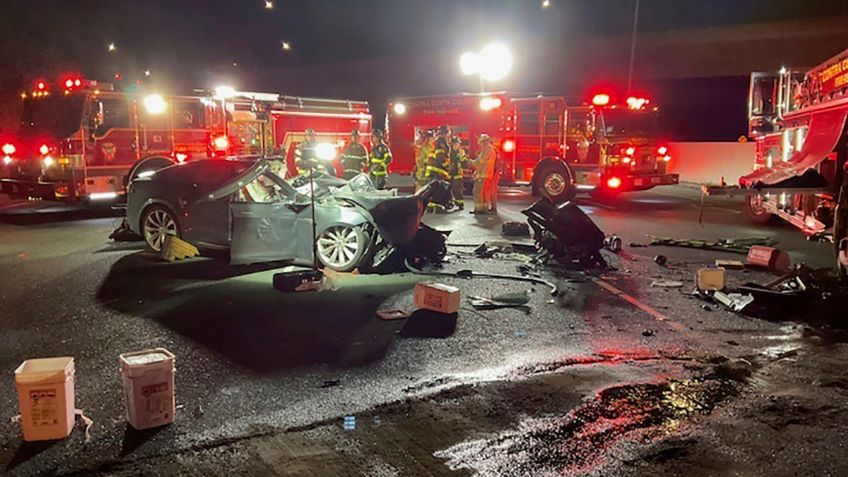 ¡Una víctima más! Muere conductor de Tesla en choque en autopista