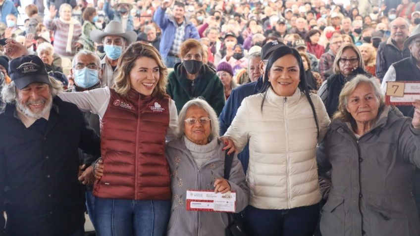 Baja California: derechohabientes de Ensenada reciben Tarjeta de la Pensión para el Bienestar