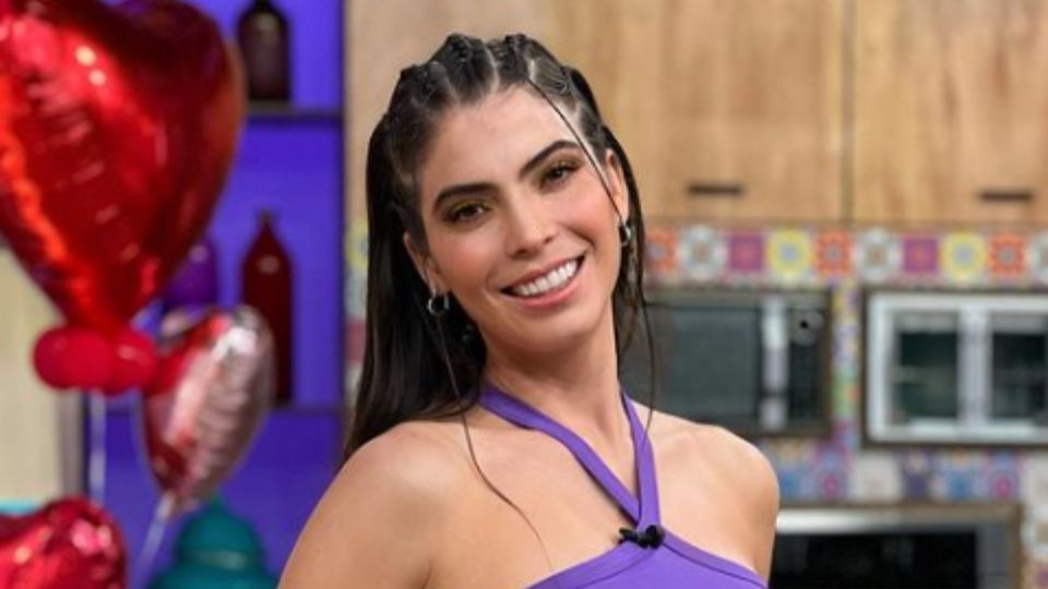 Looks estilo Barbie con los que Esmeralda Ugalde brilla en 'Venga la Alegría'