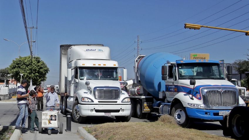 Transportistas de Jalisco amagan con manifestarse el miércoles, esto es lo que piden