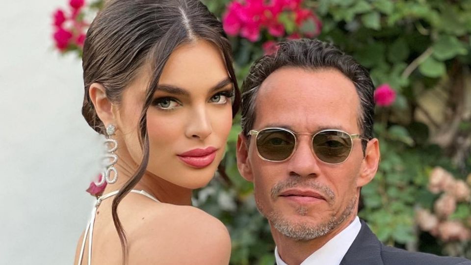 Marc Anthony y Nadia Ferreira posando. Fuente: Instagram @marcanthony/?hl=es-la