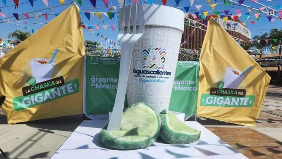 La chaska más grande del mundo estuvo elaborada con 300  kilos de elote.