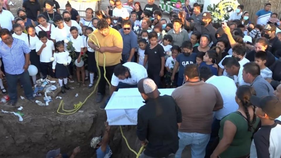 Los cuerpos de los menores fueron sepultados ayer.