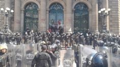 Manifestantes irrumpen en el Congreso de la CDMX en protesta contra iniciativa de ley