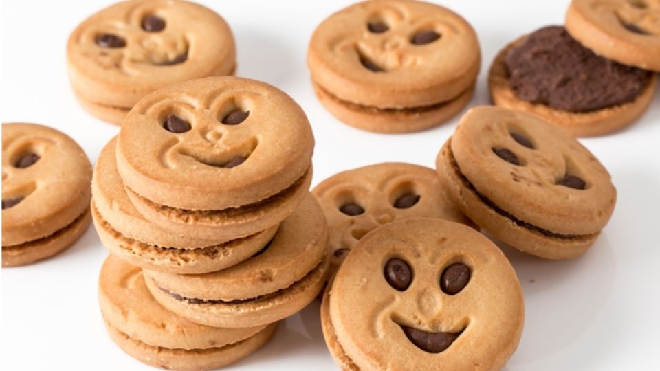 Galletas con relleno de chocolate.