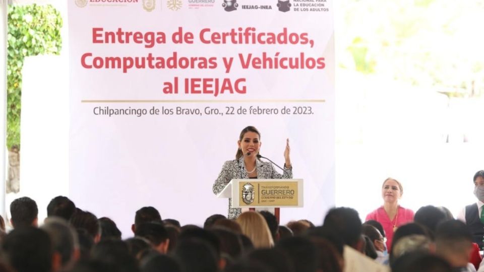 Fortalece Evelyn Salgado trabajo territorial de alfabetización para combatir el rezago educativo en Guerrero