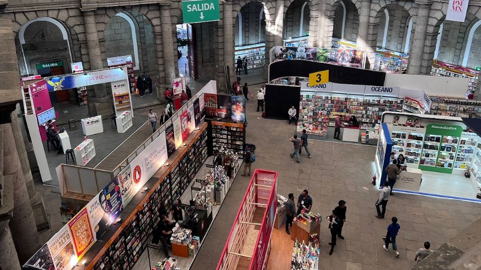 Sin la presencia del FCE y de otros sellos editoriales, inició la 44 edición de la Feria Internacional del Libro del Palacio de Minería 
