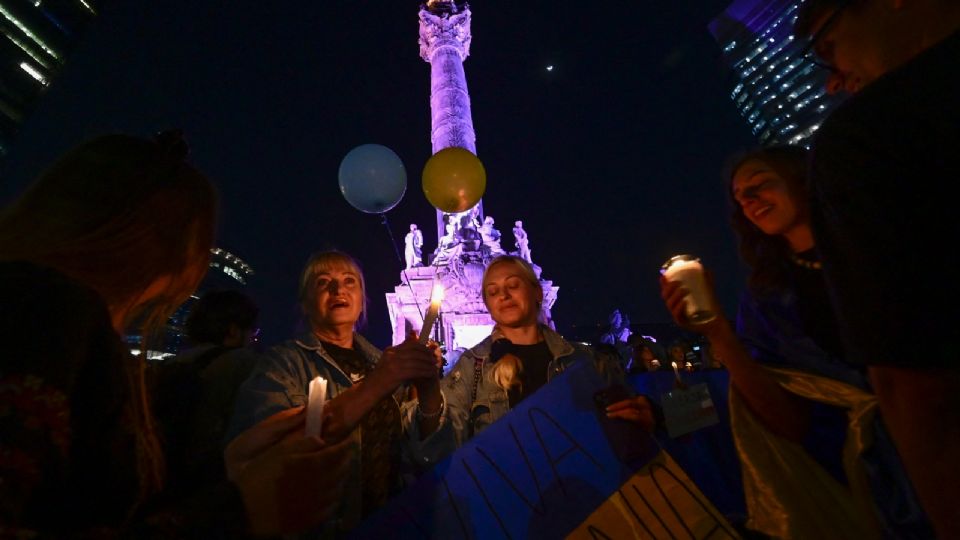 Manifestantes ucranianos en el Ángel.