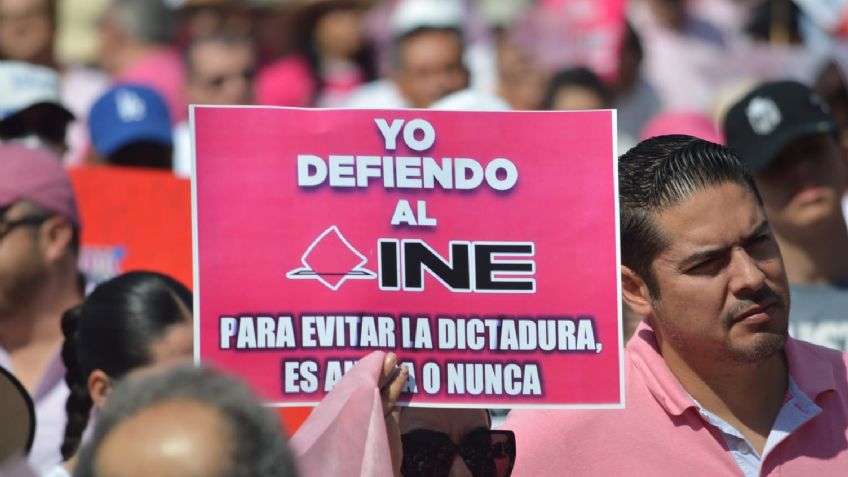 Cerca de 15 mil personas salieron a manifestarse en defensa del INE en Aguascalientes