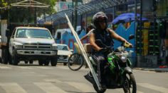 VIDEO: Motociclista atropella a madre y su hija en Insurgentes Sur; invadió la ciclovía