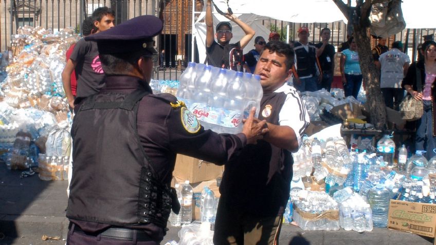 Hora de ayudar: instalan centro de acopio para Turquía y Siria en el Zócalo de CDMX