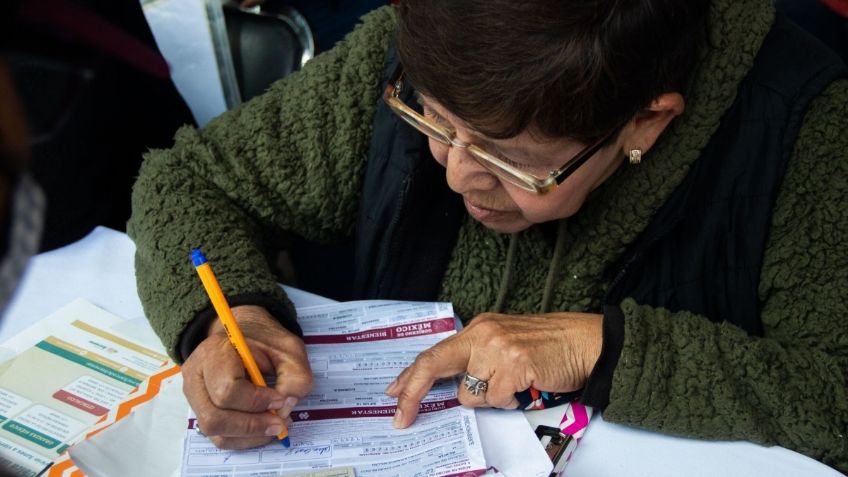 Pensión del Bienestar: ¿Cómo recoger la tarjeta si soy rezagado?