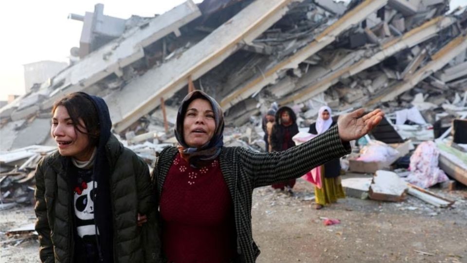 Los terremotos de mayor intensidad se registraron durante la madrugada del lunes al sur de Turquía. FOTO: Reuters