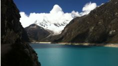 "Tsunami terrestre": científicos alertan por la probable explosión de un lago glacial que devastaría ciudades enteras