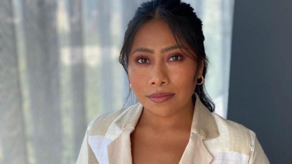 Yalitza Aparicio tiene los mejores consejos de moda para resaltar los cuerpos pequeños.