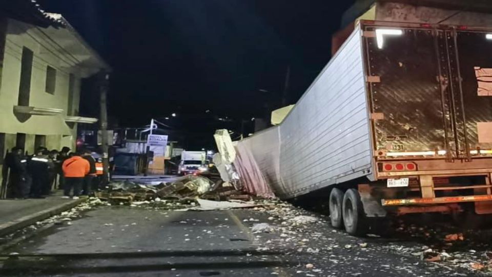 Los hechos ocurrieron alrededor de las 5:30 de la madrugada de este miércoles 8 de febrero, sobre la carretera Atzalan-Tlapacoyan