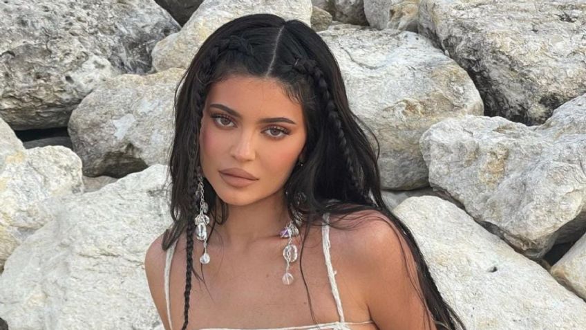 Kylie Jenner se suma a la tendencia de los microbikinis metálicos