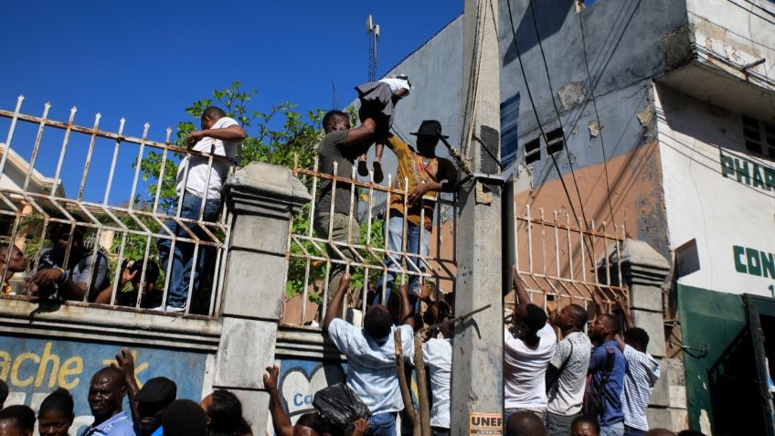 Preocupa demanda de pasaportes en Haití, decenas de niños están atrapados