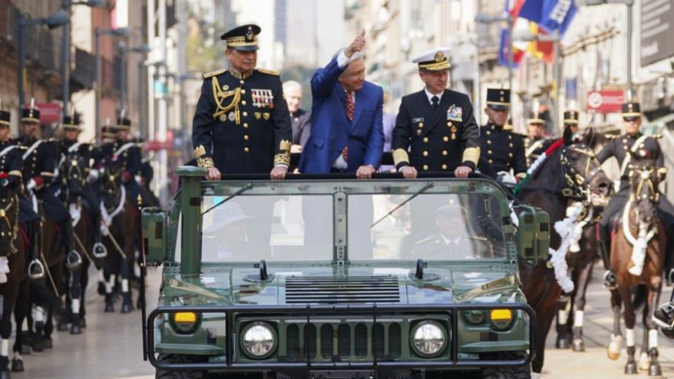 La jefa de Gobierno compartió una imagen de AMLO en la Marcha de la Lealtad