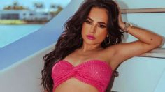 VIDEO | Becky G llega a México y provoca estampida tras de ella ¡Salió corriendo!