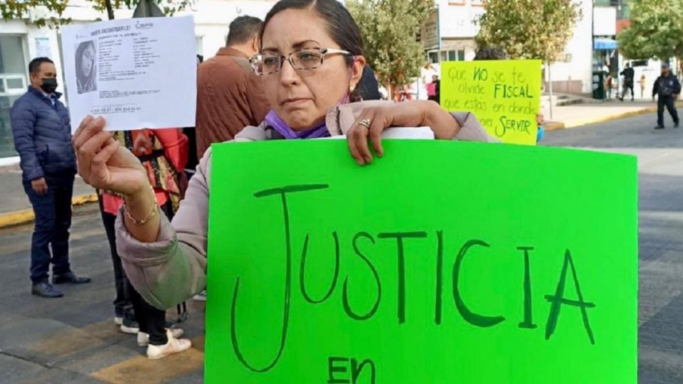 Mónica Peralta, madre de Monserrat Itzel Valdés Peralta, salió a las calles de Zinacantepec.