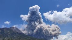 VIDEO | Volcán Merapi de Indonesia hace erupción