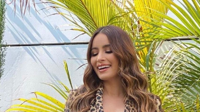 Cynthia Rodríguez conquista la red con escotado minivestido animal print