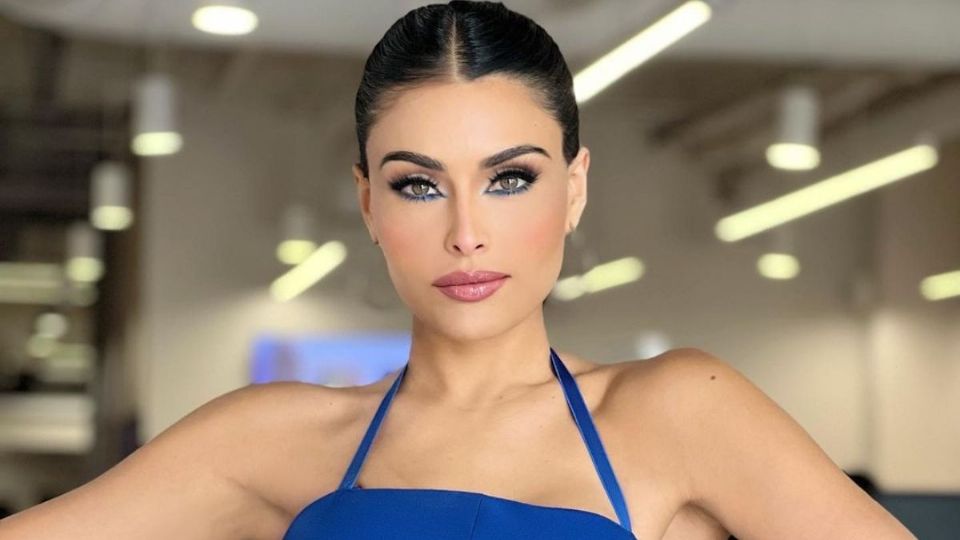 Kristal Silva se coronó como una reina del estilo con este atuendo en color azul