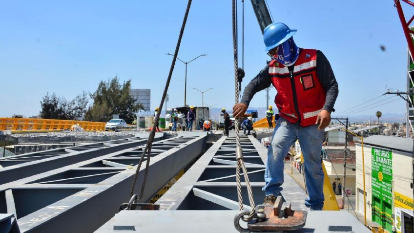 Solo falta una trabe para que reabra el puente de la México