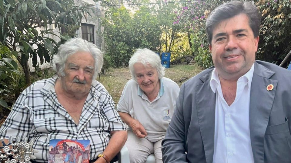 Pepe Mujica y Pedro Haces, durante el encuentro que tuvieron en Uruguay.