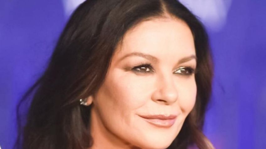 Toma asiento antes de ver cómo lucía Catherine Zeta Jones, embarazada de 9 meses, hace 20 años