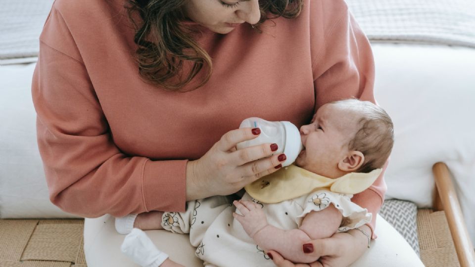 Cuida la alimentación de tu bebé para que esté sano.