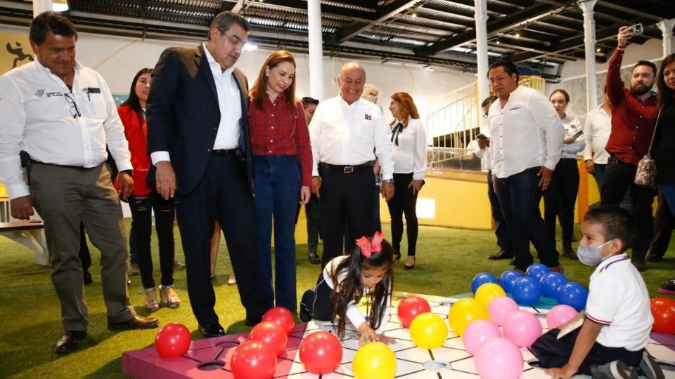 El gobernador reconoció la labor del personal encargado de la museografía poblana