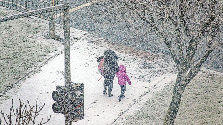 Crisis climática golpea a Reino Unido: hay alerta por fuertes nevadas y terribles inundaciones