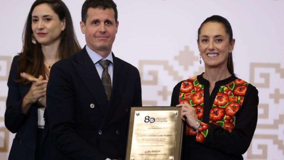 Claudia Sheinbaum recibió el reconocimiento por el Liderazgo en la Industria Audiovisual que otorga Canacine