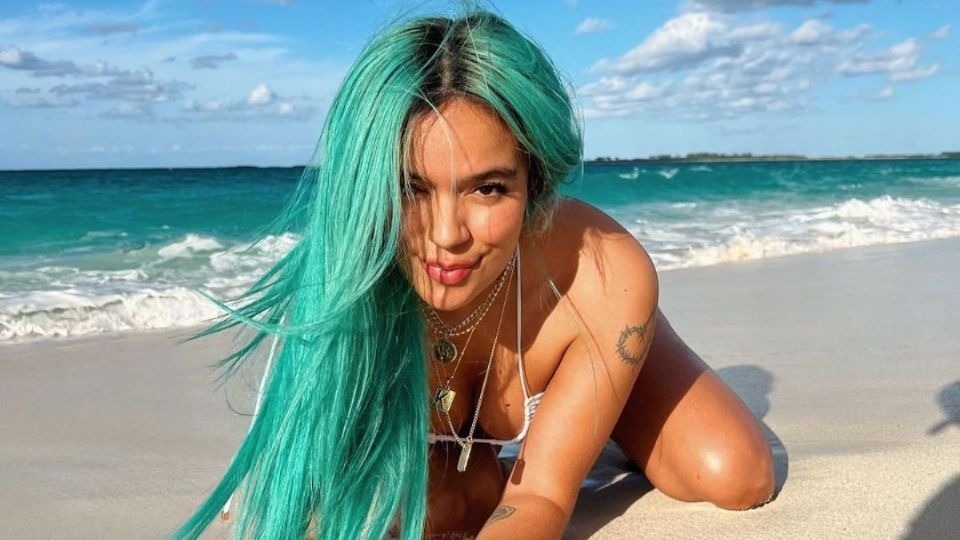 La intérprete de 'MAMII' suele compartir muchas fotos de sus paseos por la playa