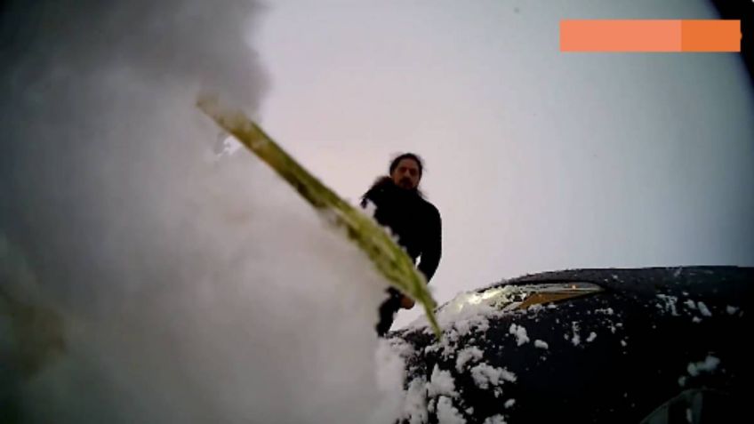 VIDEO: un policía vive “un milagro” tras ser atropellado al ayudar a un automovilista atrapado en la nieve