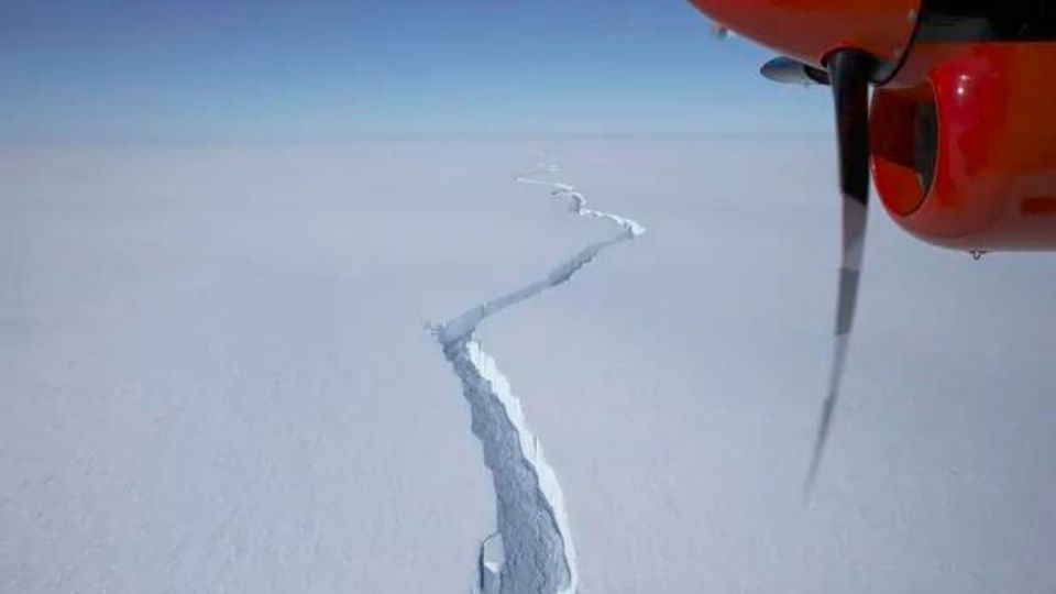 La plataforma de hielo Brunt actualmente es de las más vigiladas del planeta y alberga la estación de investigación Halley del BAS.